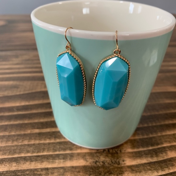 New aqua gem cut drop earrings - Picture 4 of 4